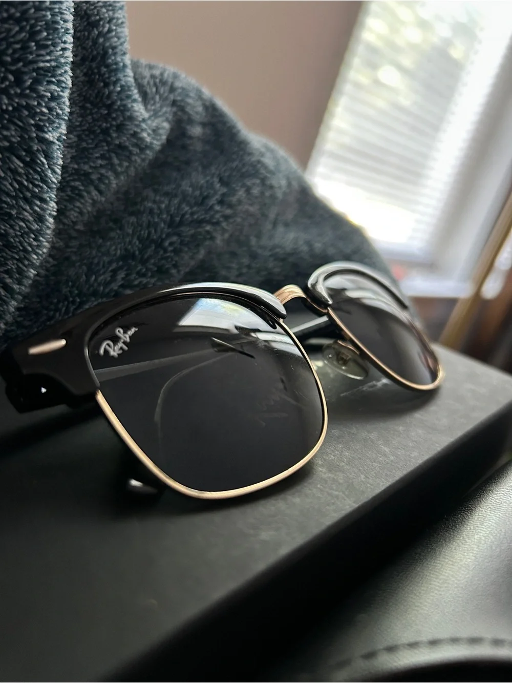 Ray-Ban RB3016 Clubmaster Sunglasses Black & Gold – Case + Box